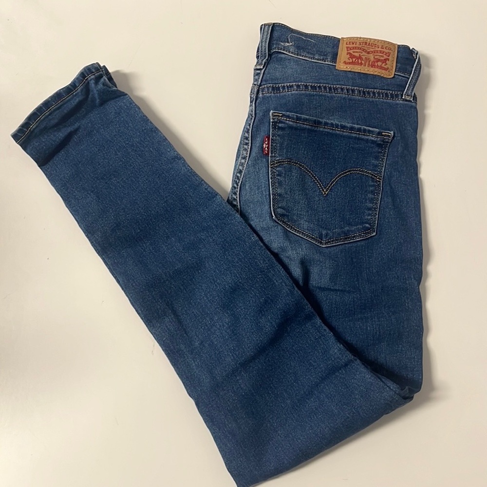 Levi’s shaping skinny jeans 311 size 26